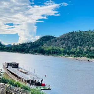 https://villa-thida-mekong-riverside.hotelsluangprabang.com